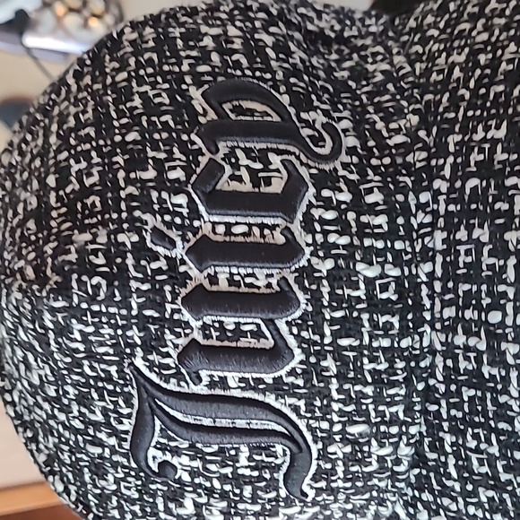 Juicy Couture Cap - Picture 2 of 8